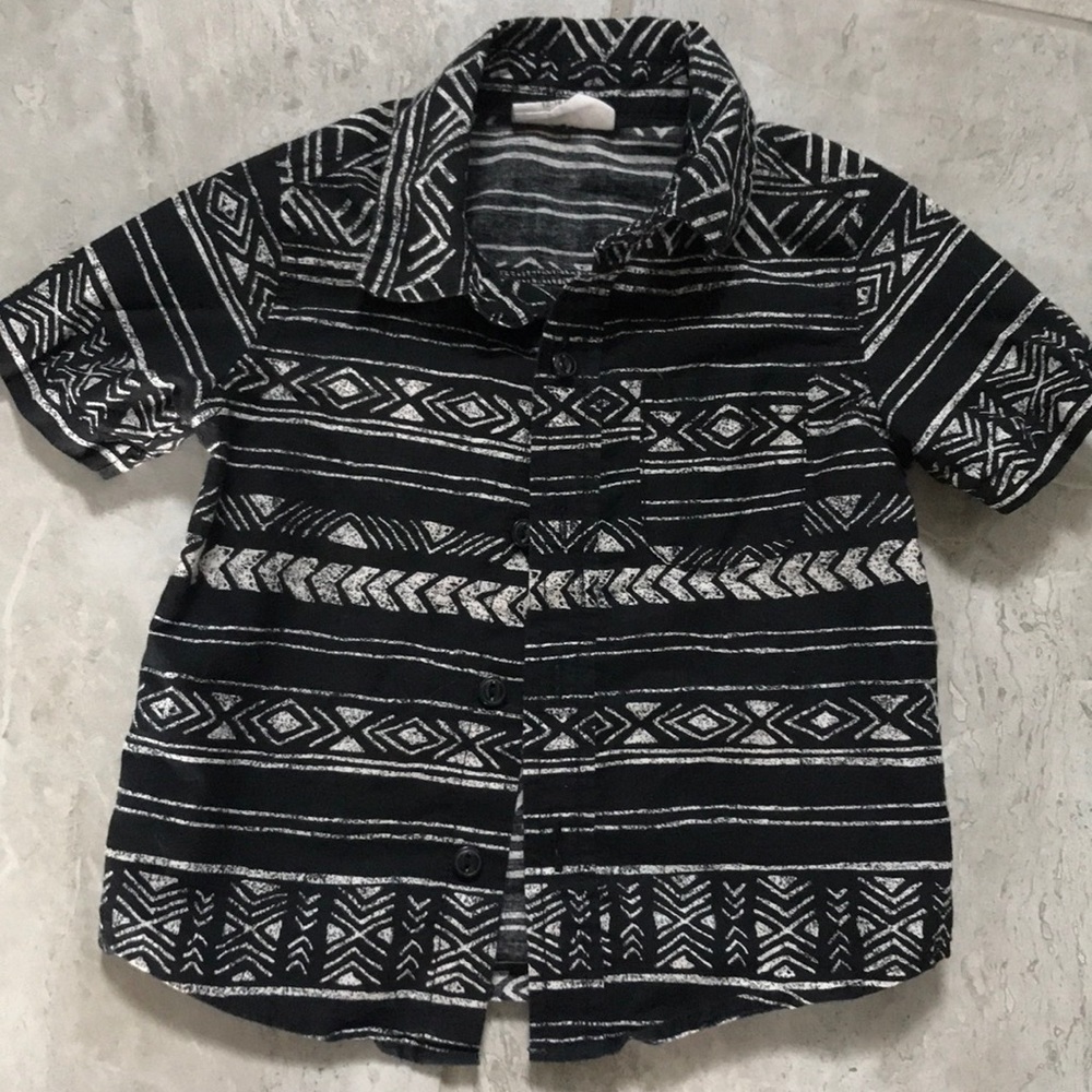 Crazy 8 button down